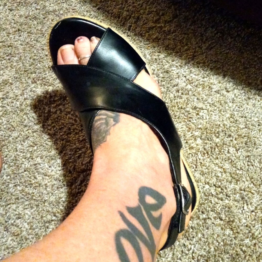 Heels - Picture 3 of 3